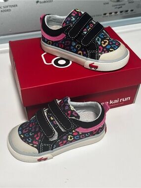 See Kai Run Kids “Black Leopard”Print Sneakers / Toddler size 6 / flaw